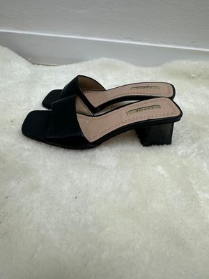 Sandalias destalonados