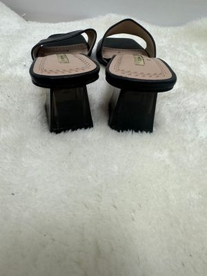 Sandalias destalonados