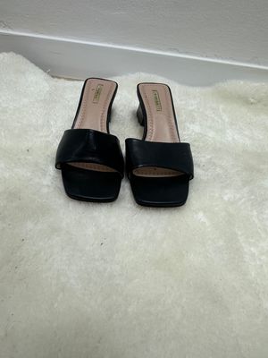 Sandalias destalonados