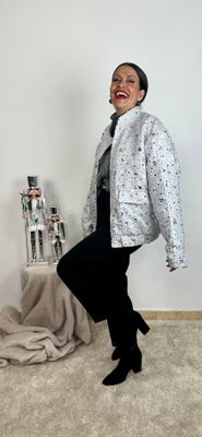 Bomber acolchada en lentejuelas plateadas: