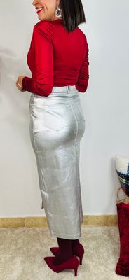Falda plateada midi