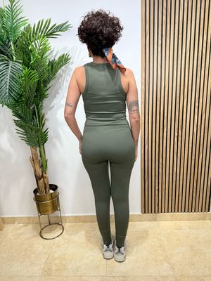 Conjunto verde khaki