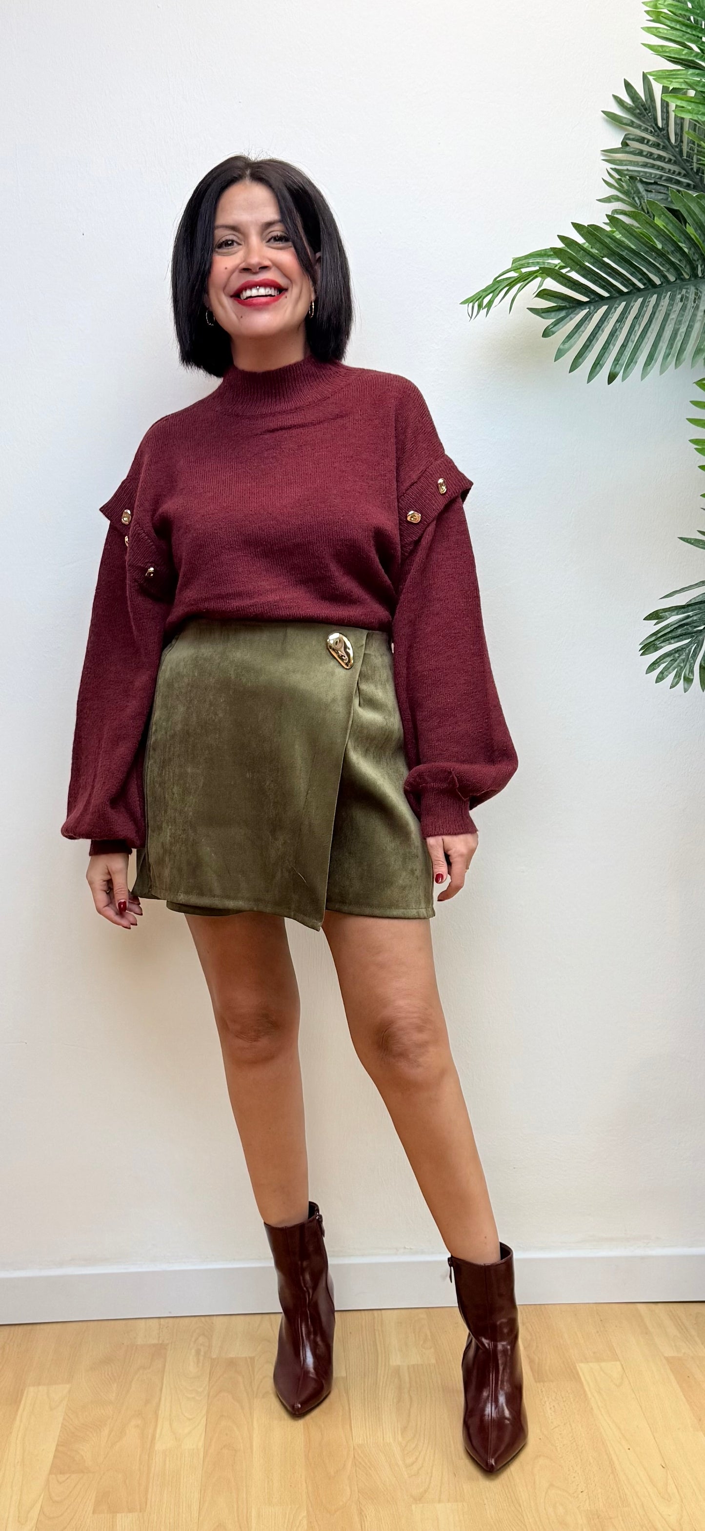 Falda pantalón verde detalle