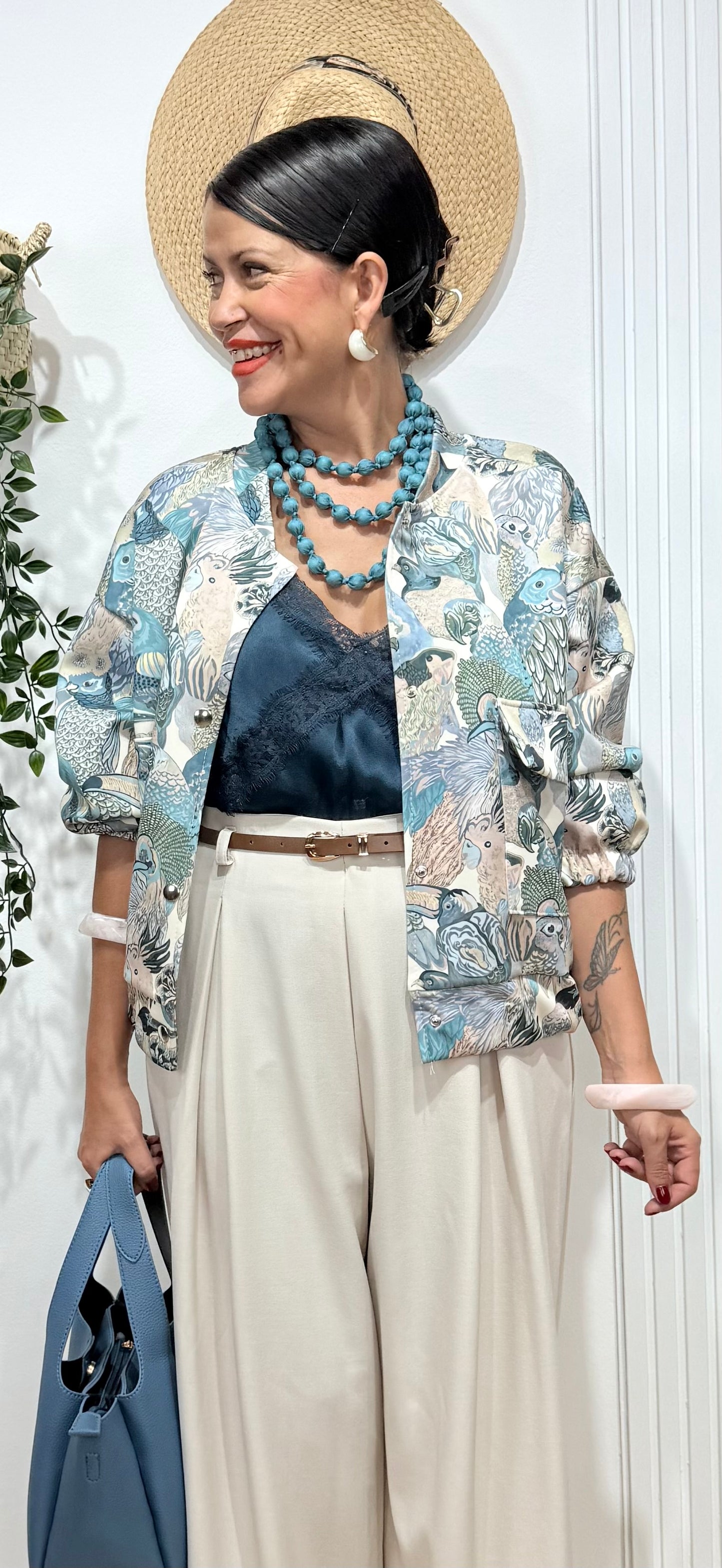 Bomber estampada azul