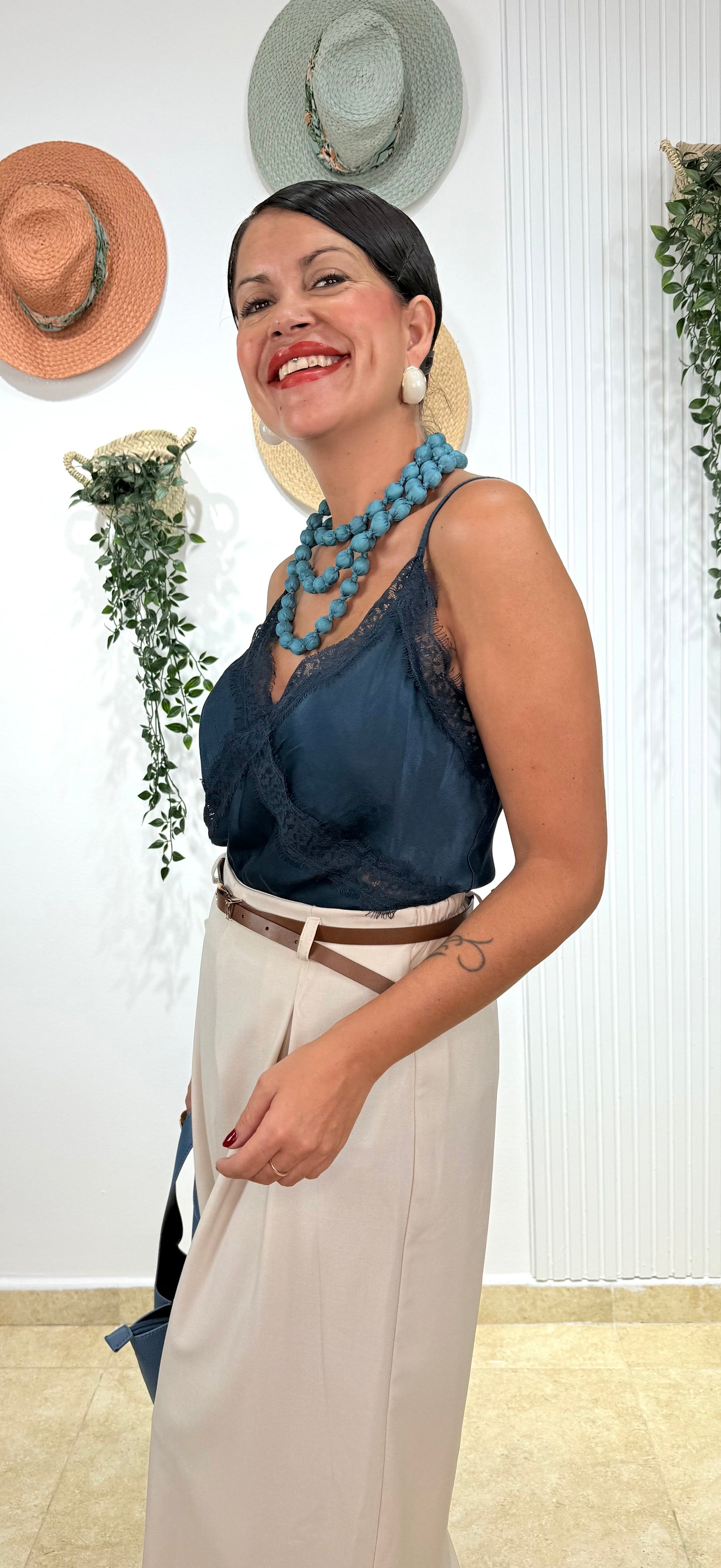 Pantalón pinzas pata elefante beige