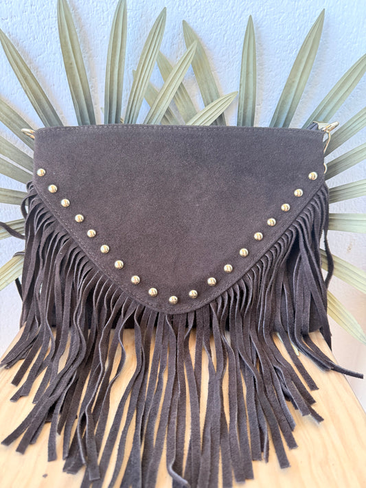 Bolso piel flecos y tachas chocolate