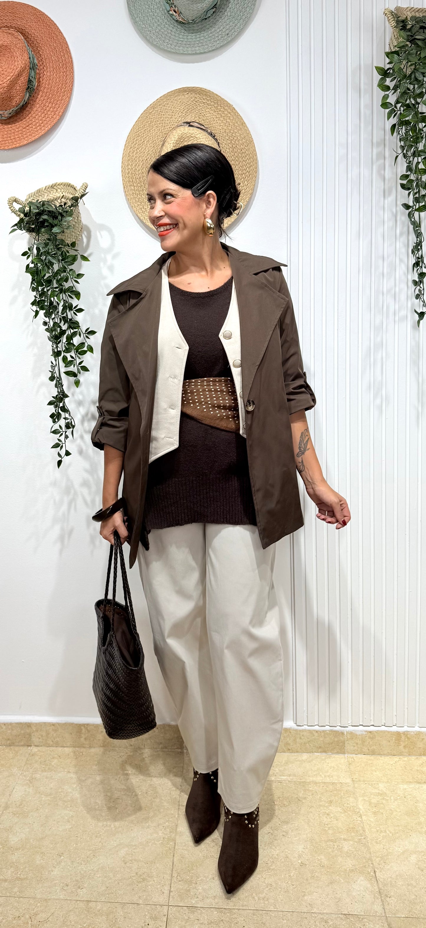 Gabardina chocolate corta