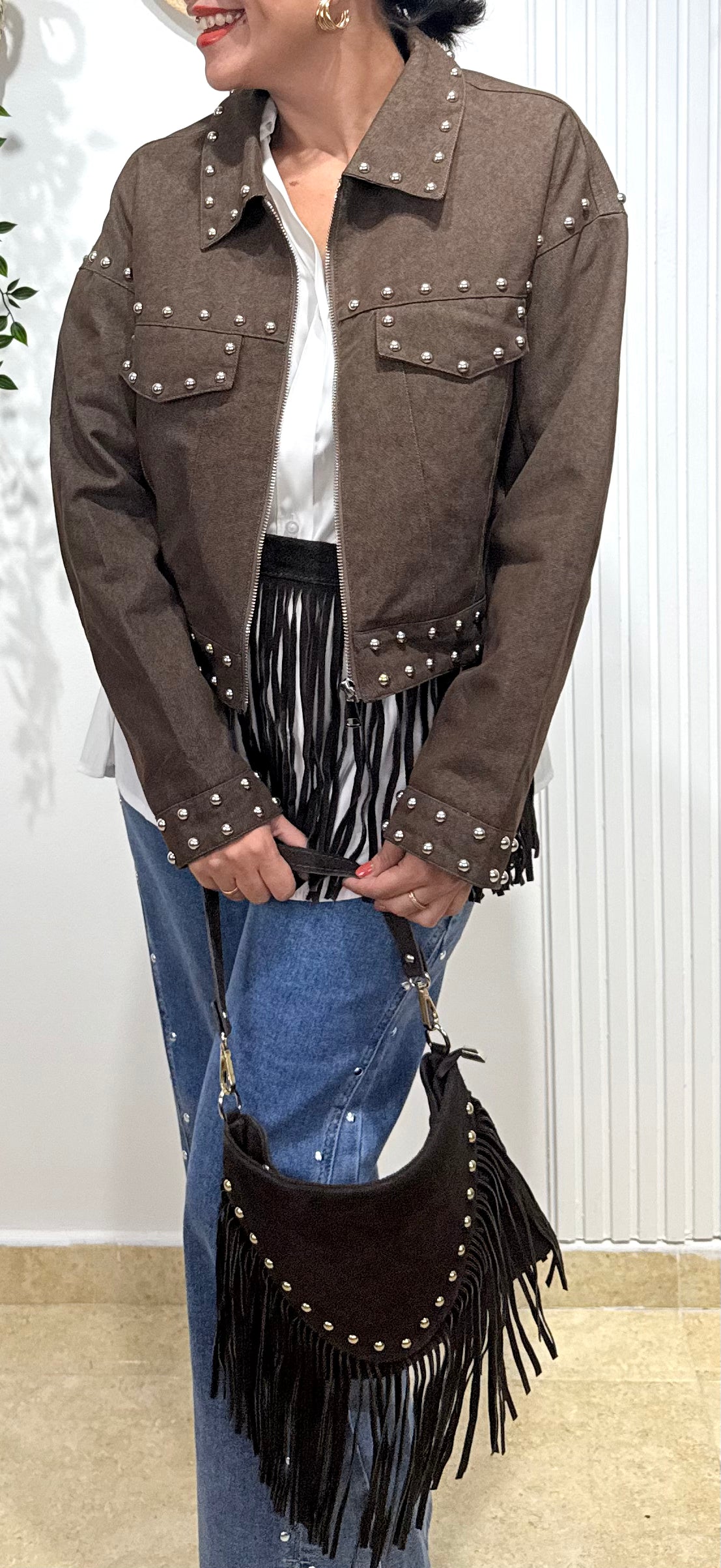 Chaqueta forrada tachas chocolate