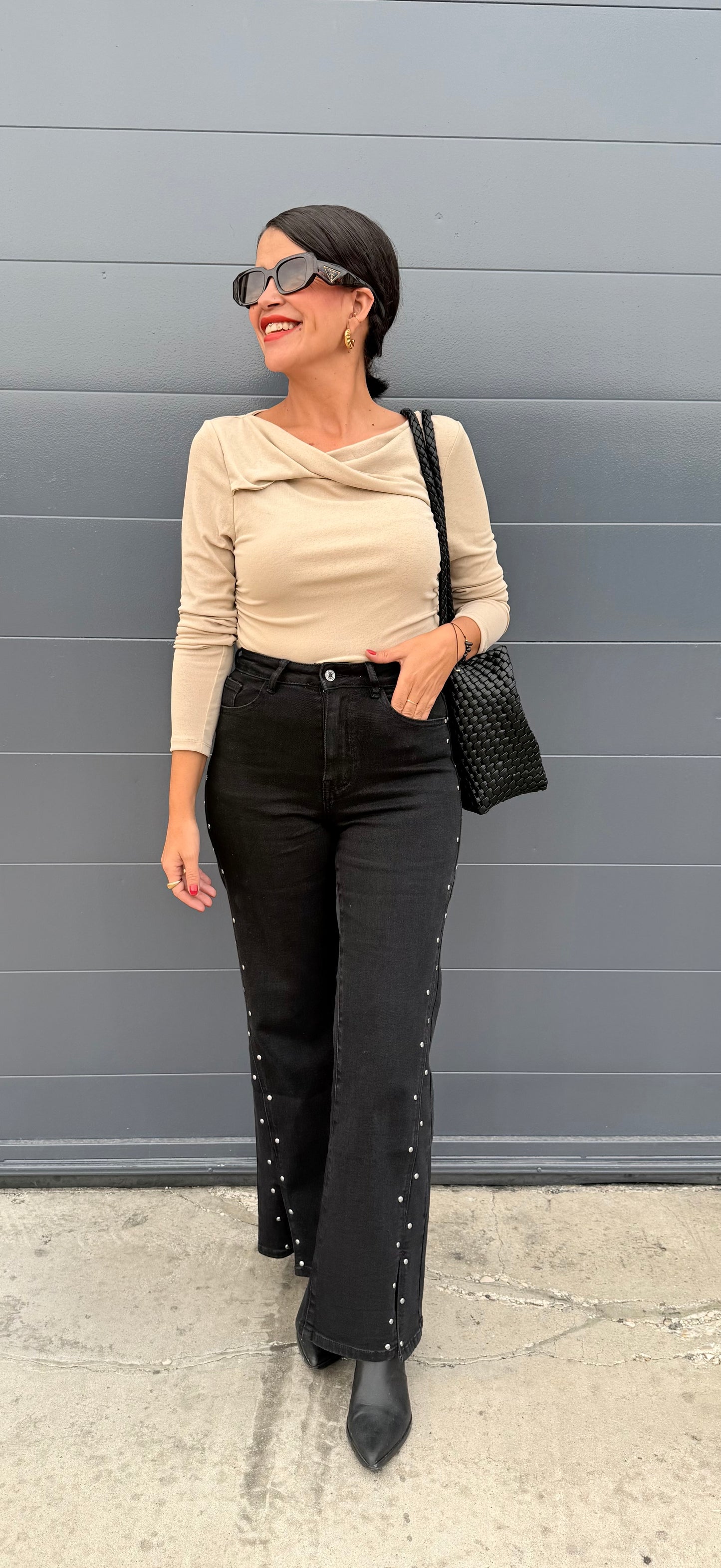 Jeans wide leg tachas negros