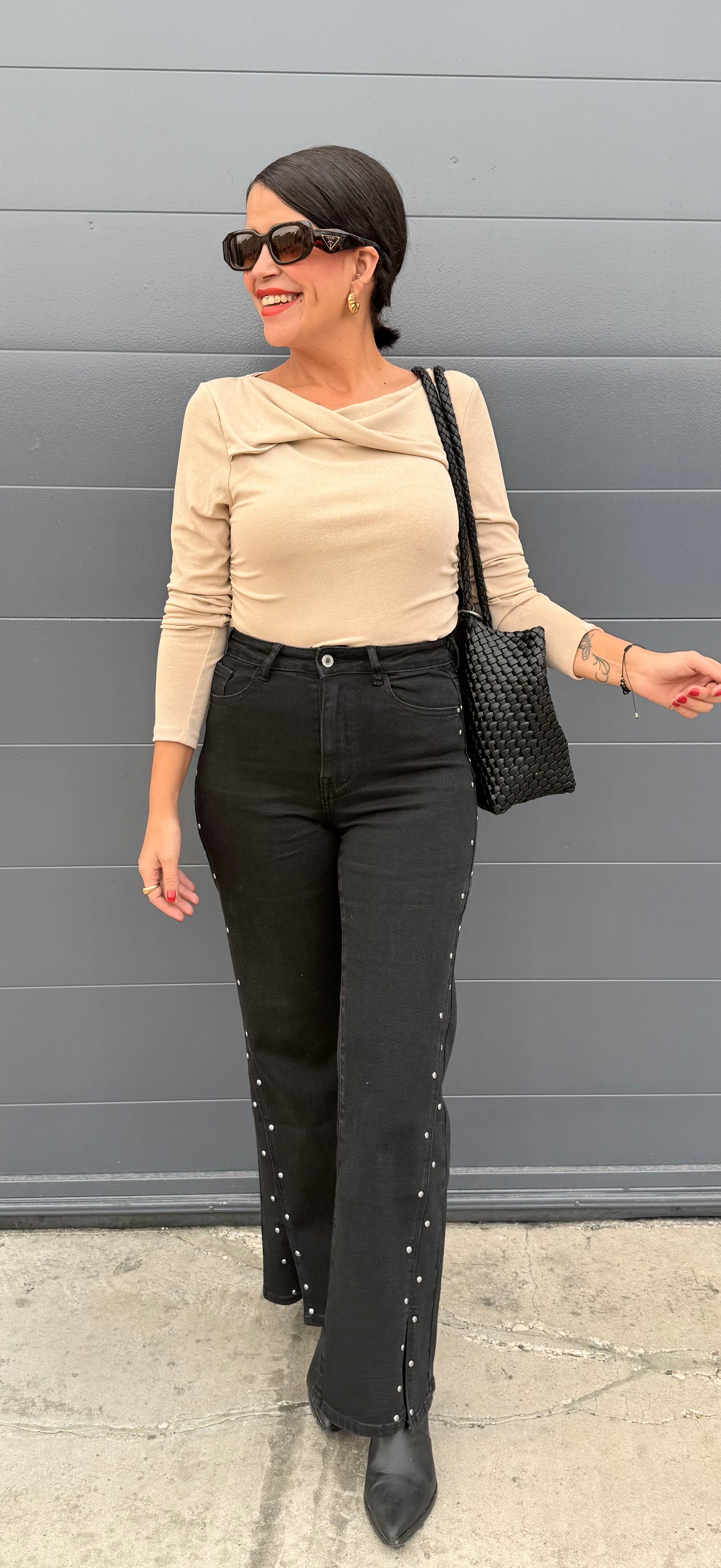 Jeans wide leg tachas negros