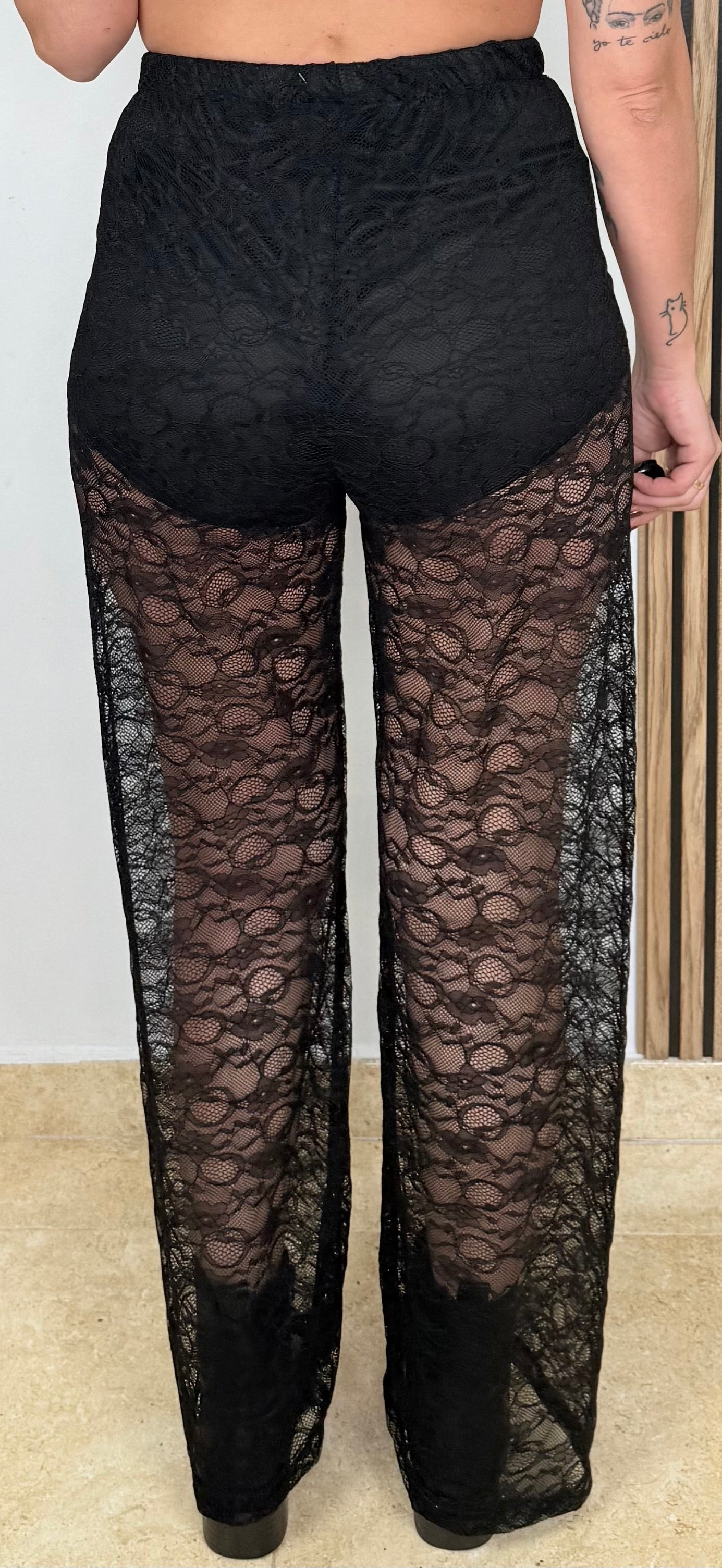 Pantalón encaje negro