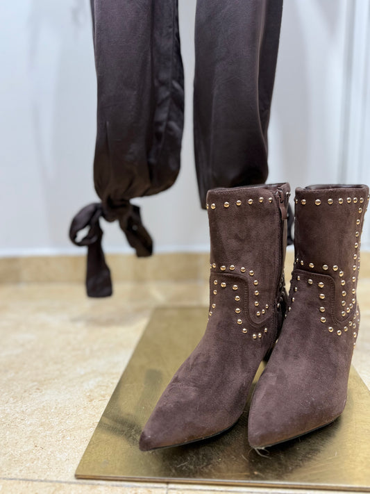 Botin Antelina tachas  chocolate