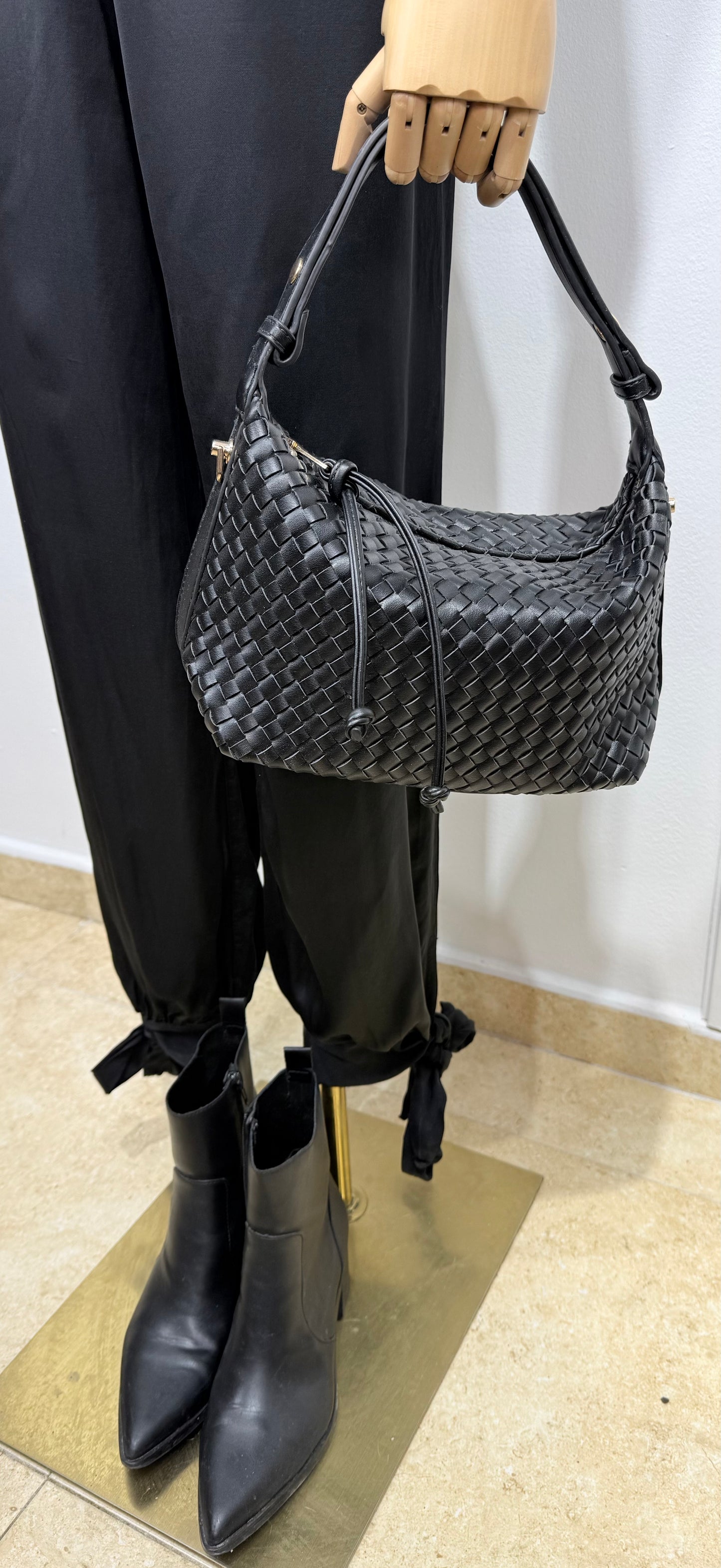 Bolso trenzado negro