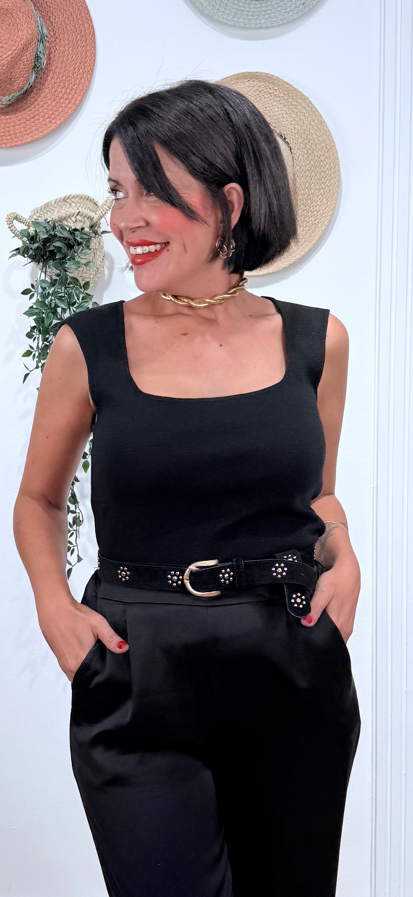 Top escote negro