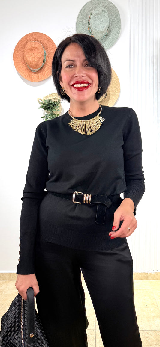 Jersey básico negro con detalle de botones