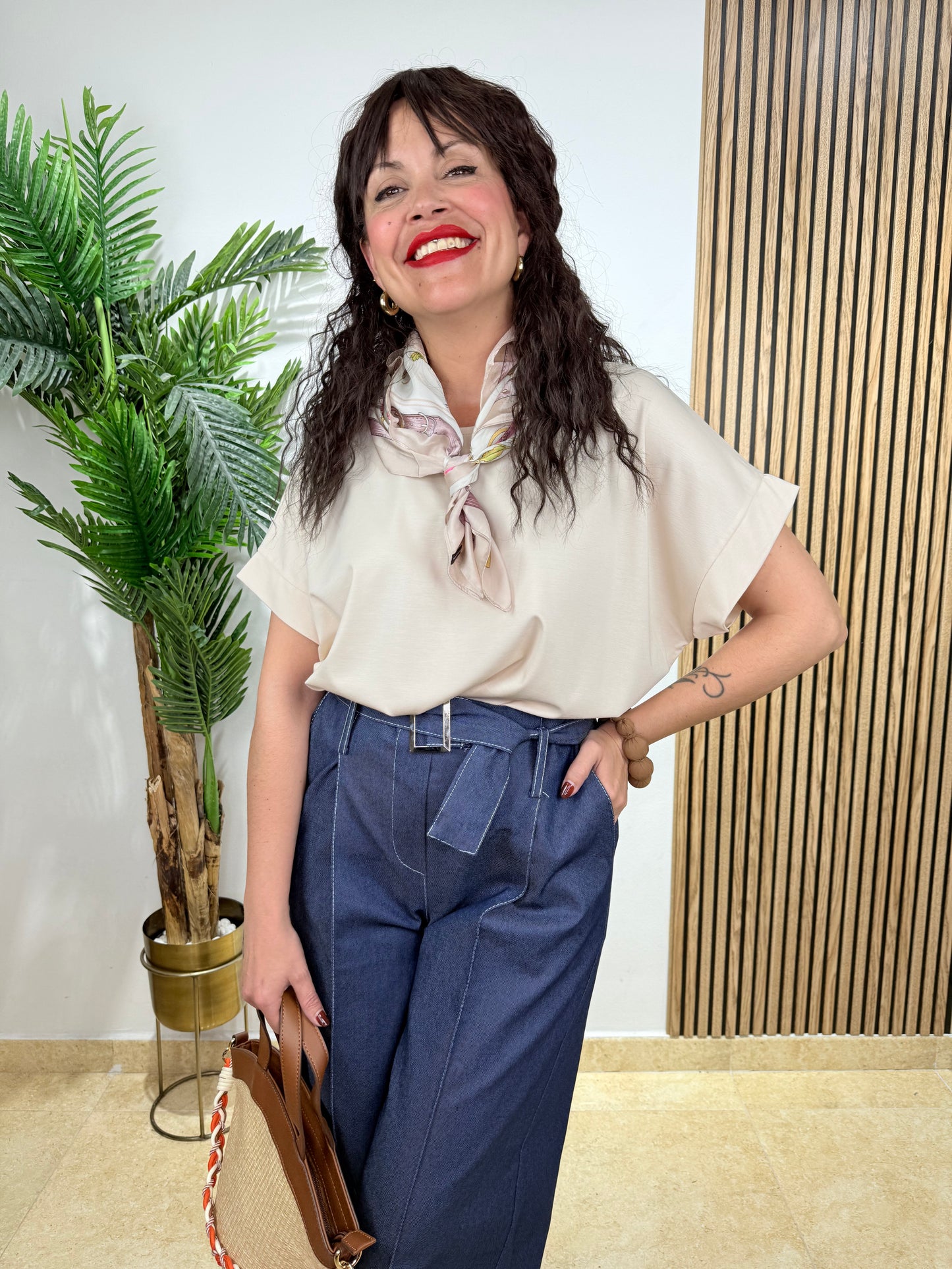 Camiseta lazo beige oversize
