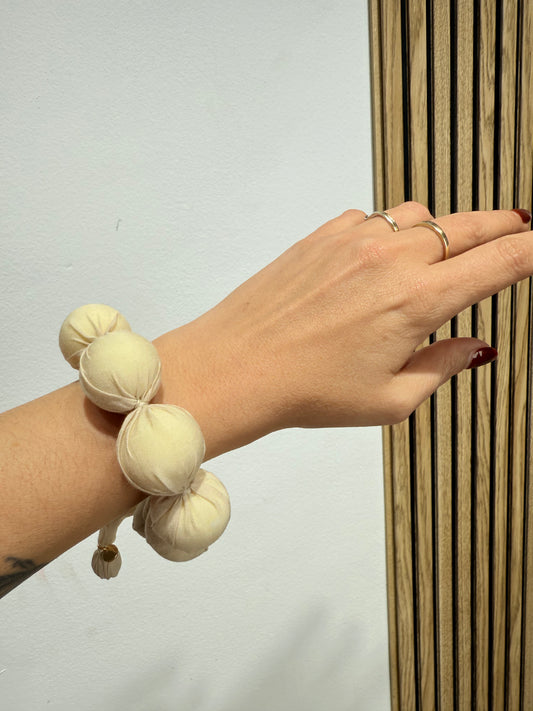 Pulsera Borlones crema 