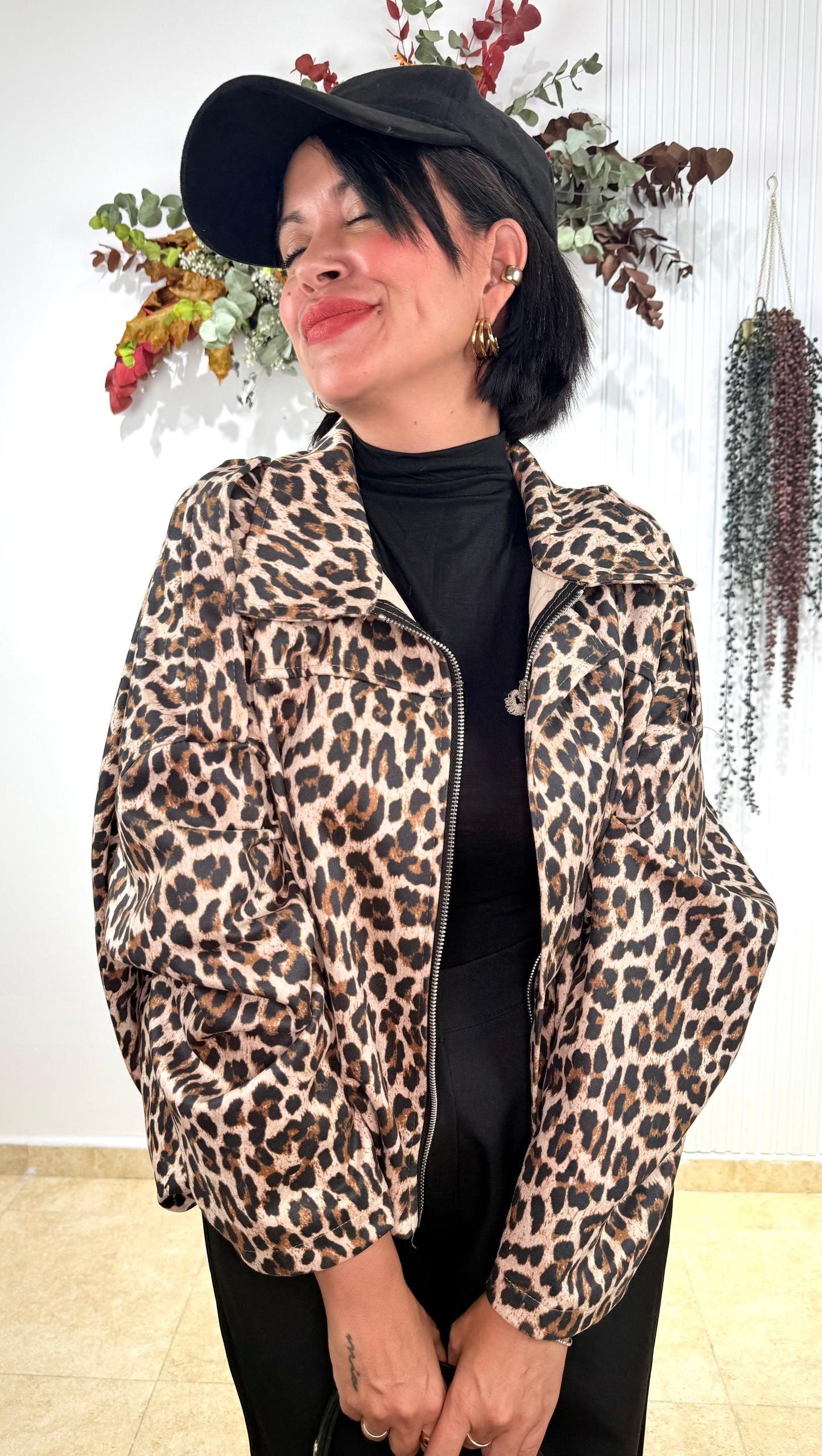 Chaqueta Antelina bomber print detalles