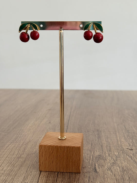 Pendiente con detalle  cereza