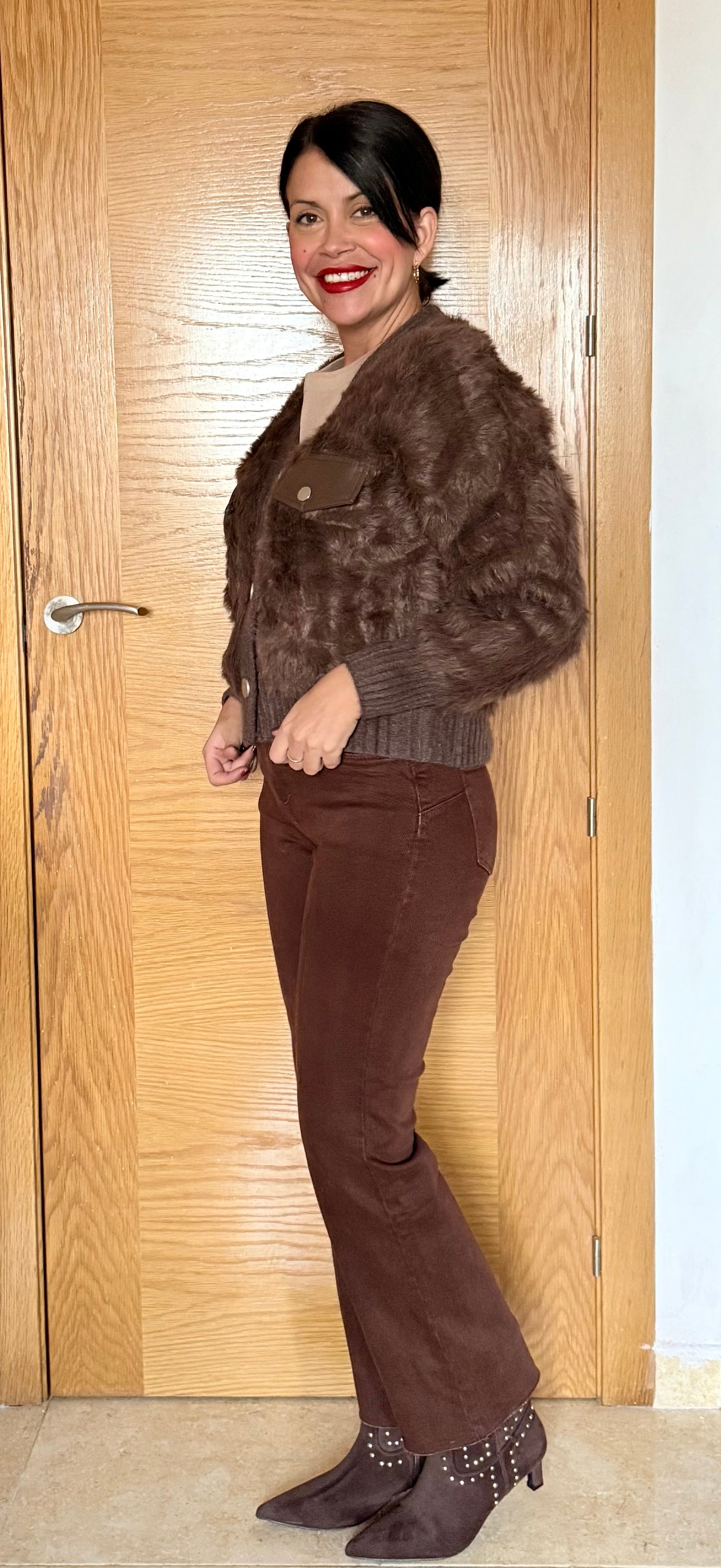 Abrigo pelo botones chocolate