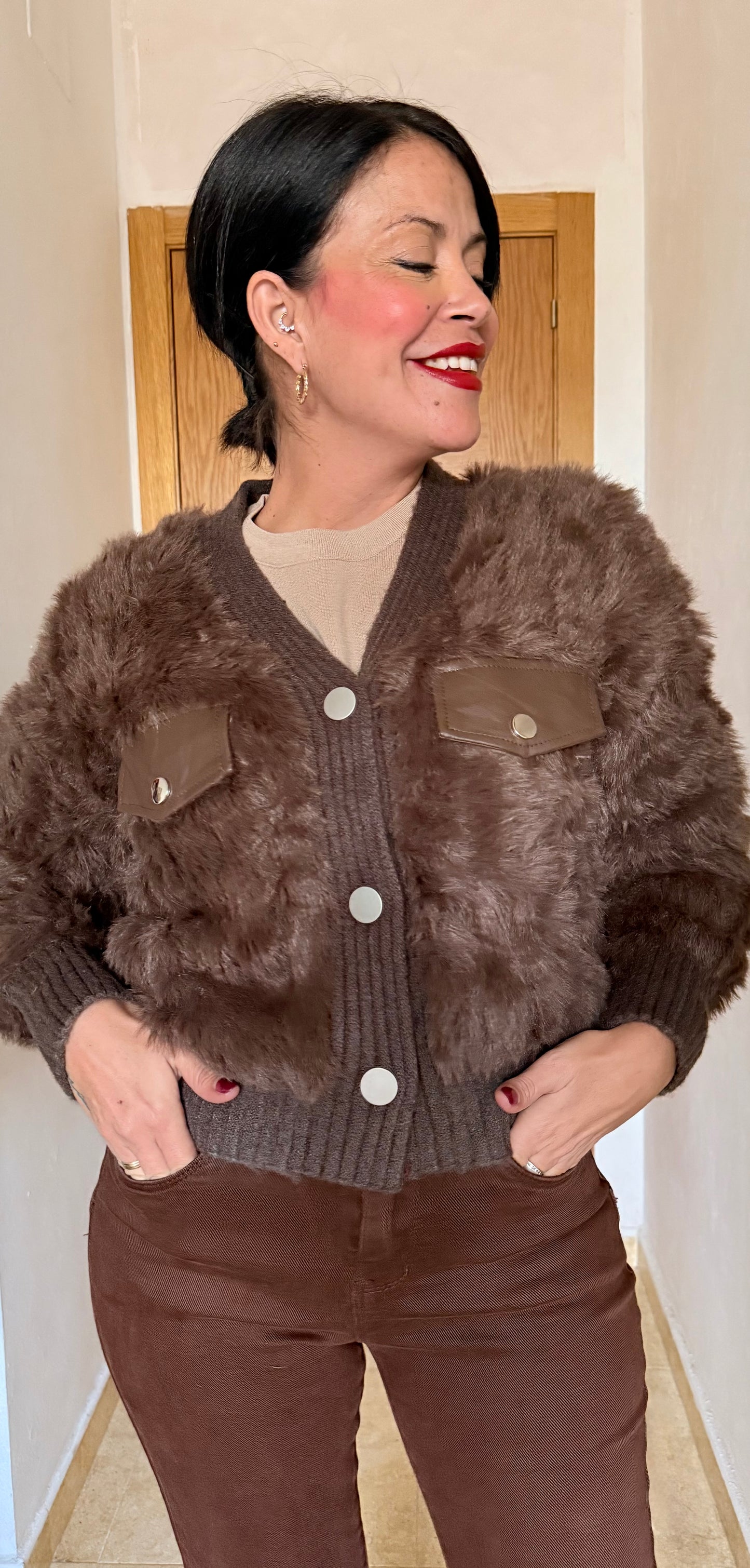 Abrigo pelo botones chocolate