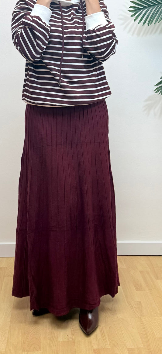 Falda larga punto burdeos