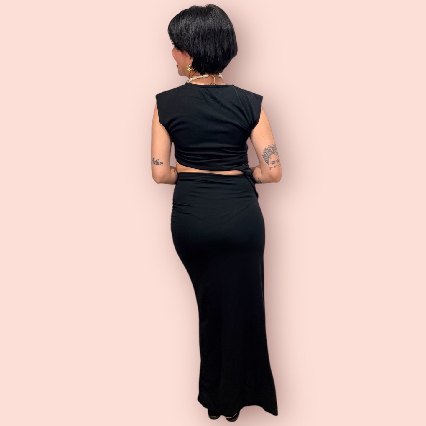 Vestido cut out negro