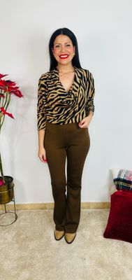 Top con cuello caido con estampado print