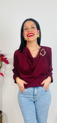 Top burdeos detalle