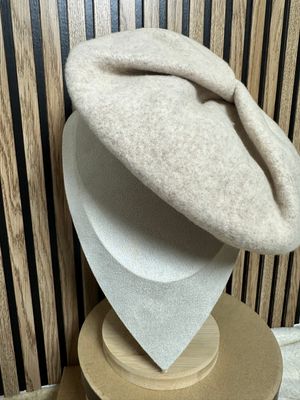 Boina camel nudo