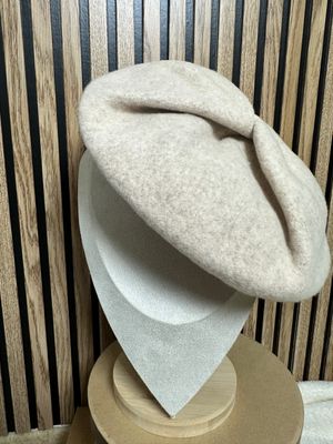 Boina camel nudo