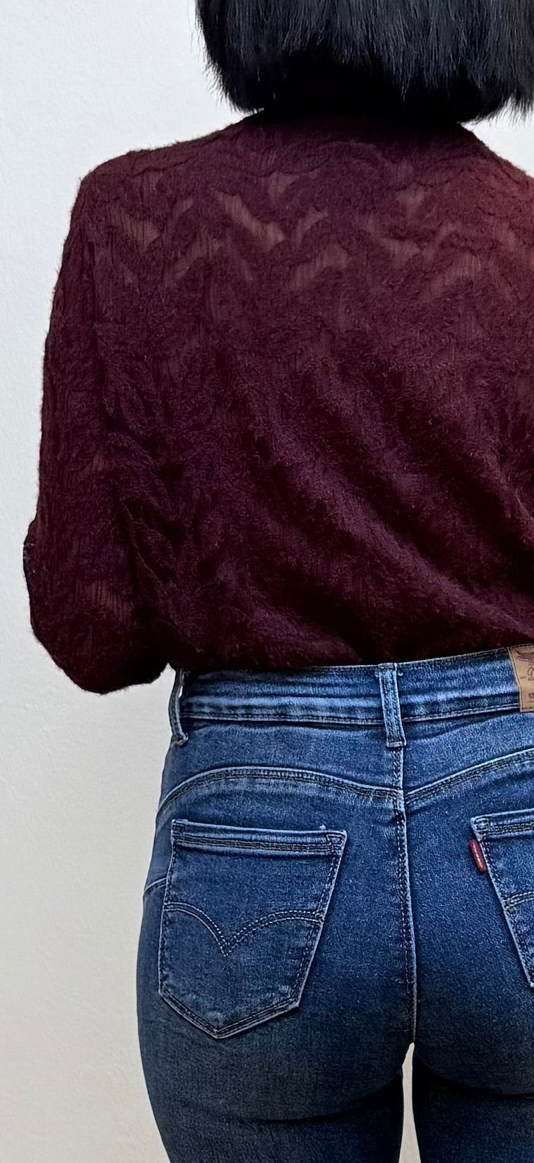 Camiseta encaje mangas volantes burdeos