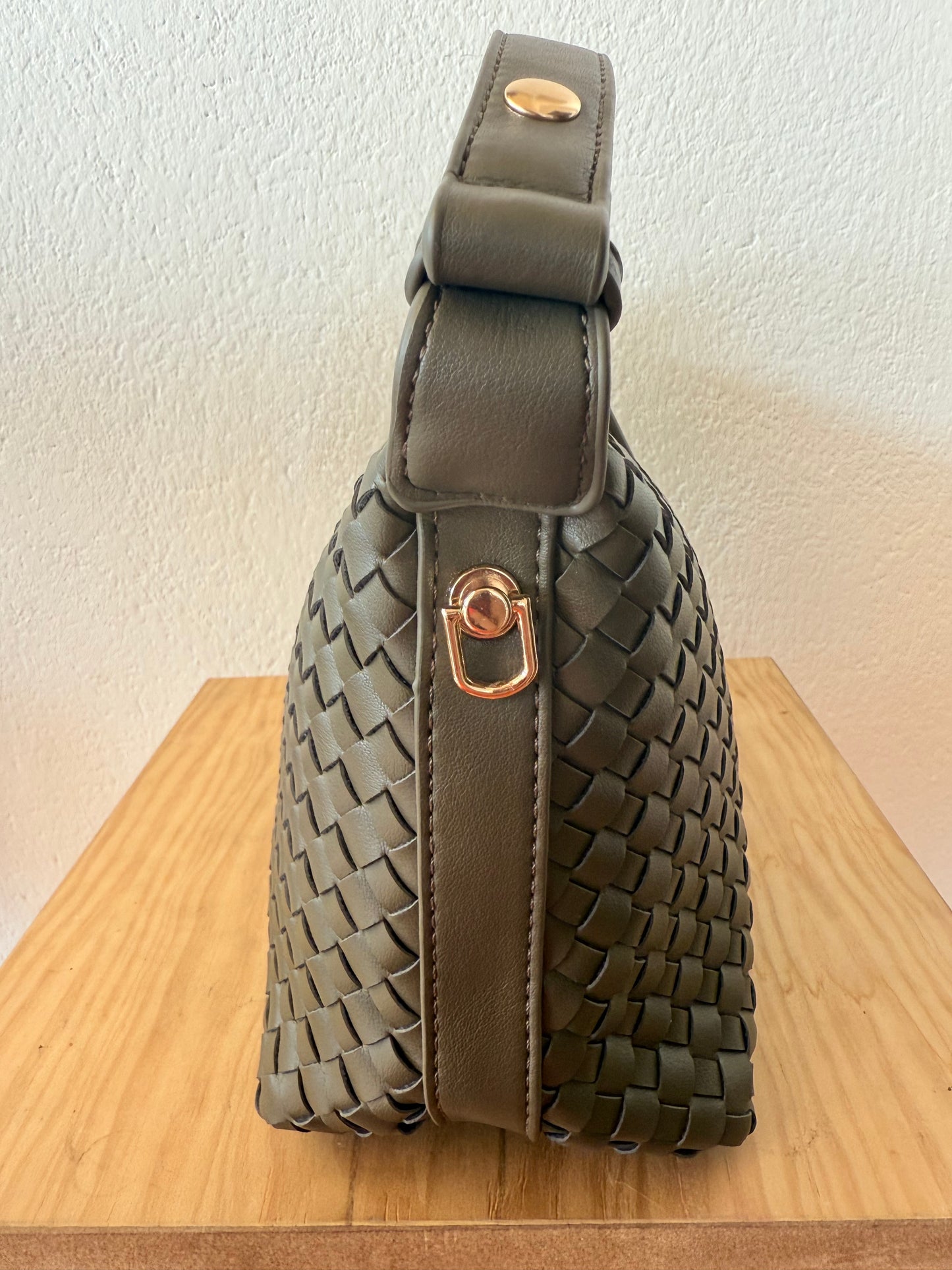 Bolso trenzado verde Caqui
