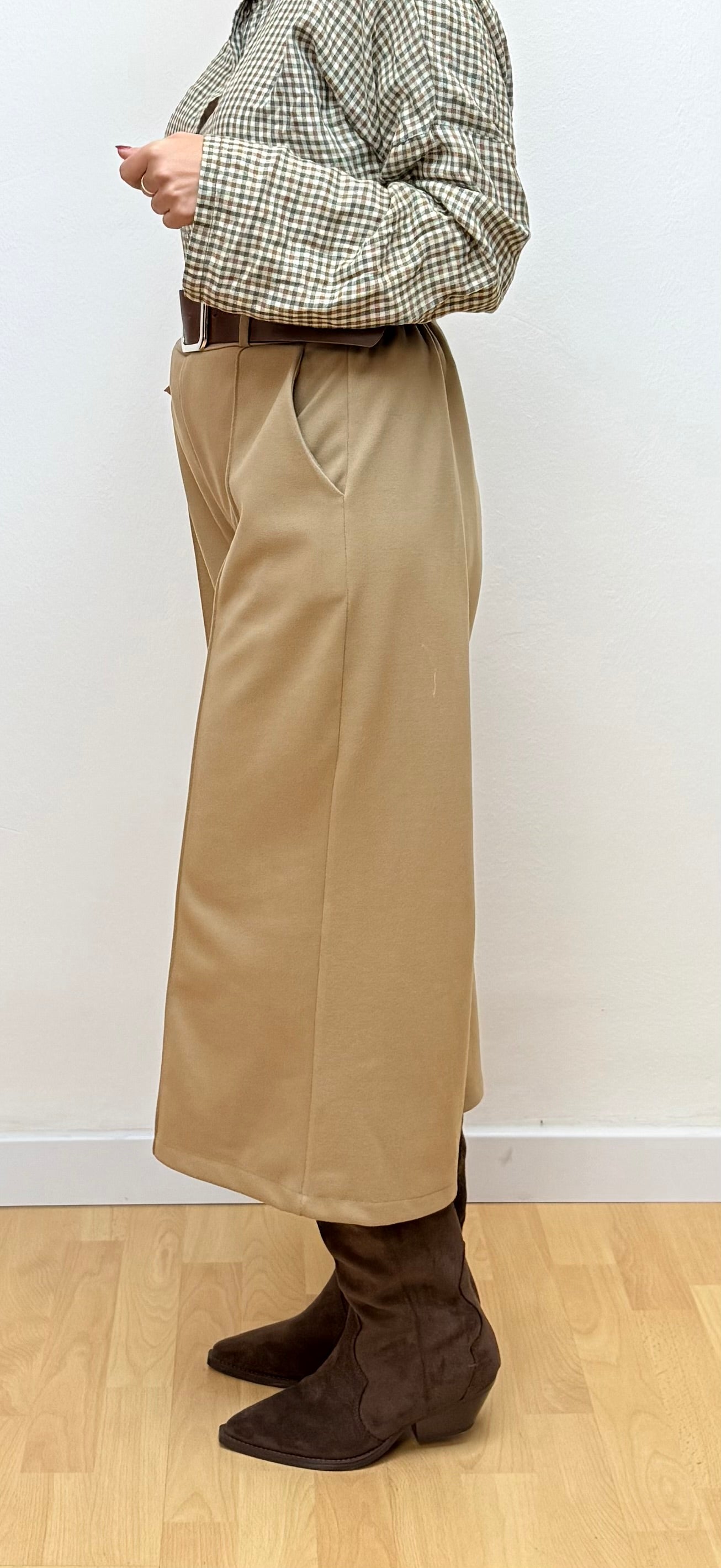 Bermudas camel aterciopelas Mar