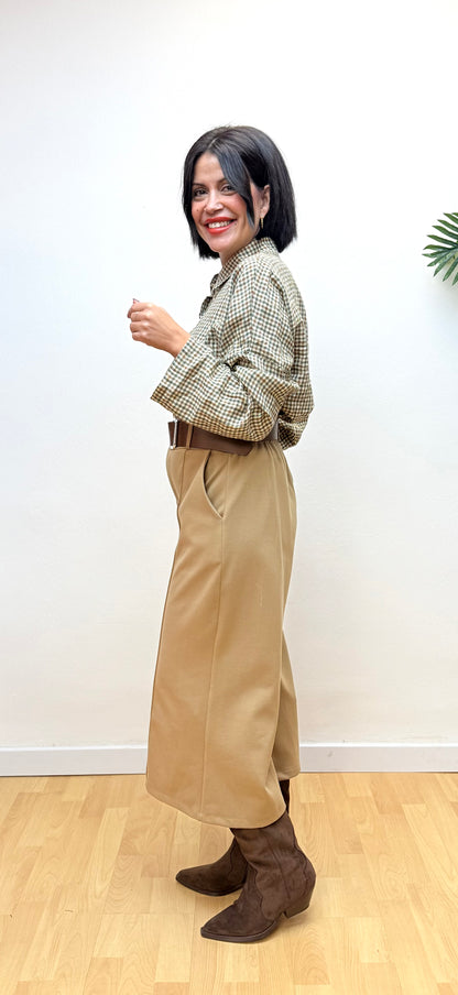 Bermudas camel aterciopelas Mar