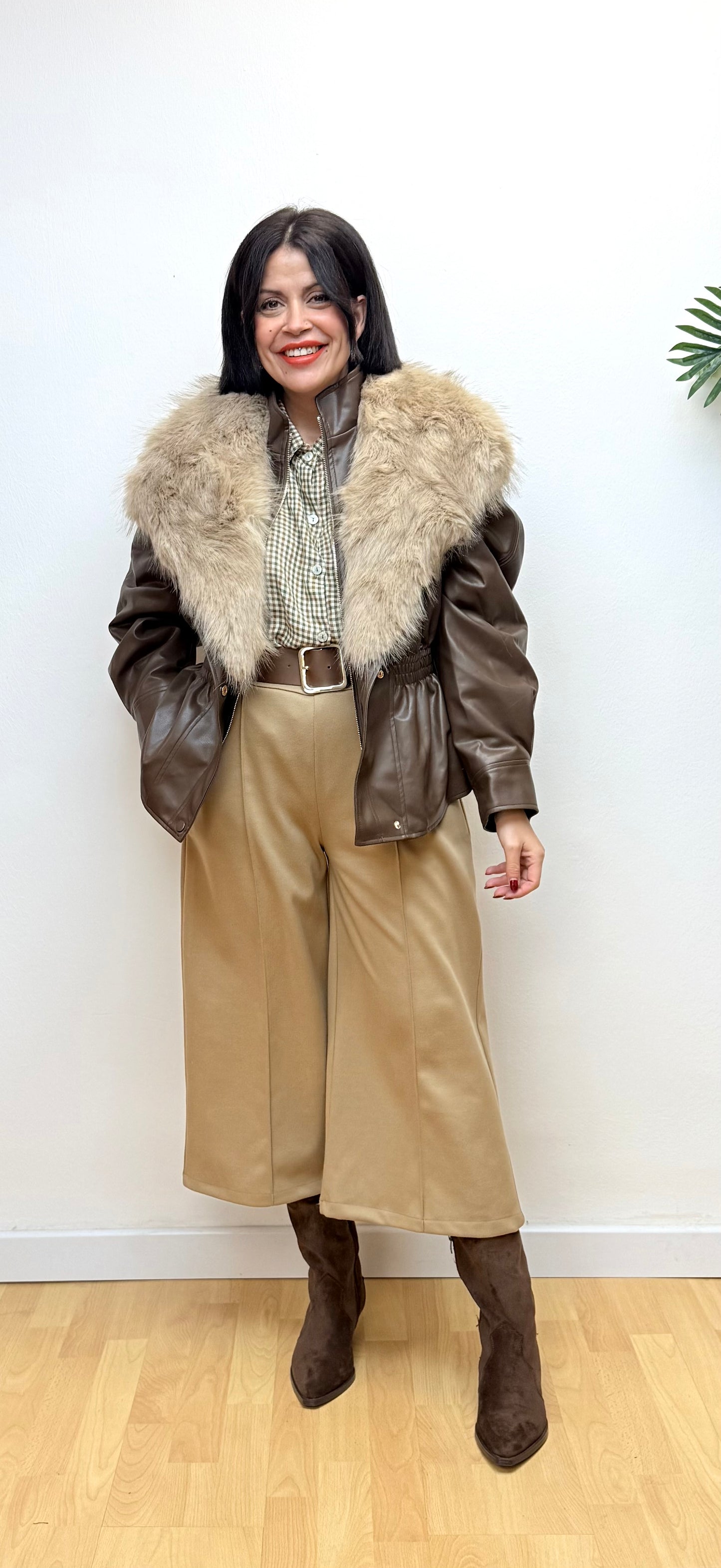 Bermudas camel aterciopelas Mar