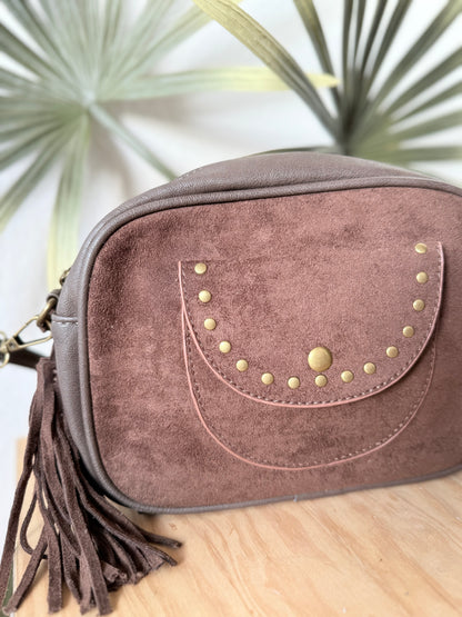 Bolso combi chocolate tachas