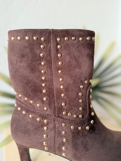 Botin Antelina tachas  chocolate