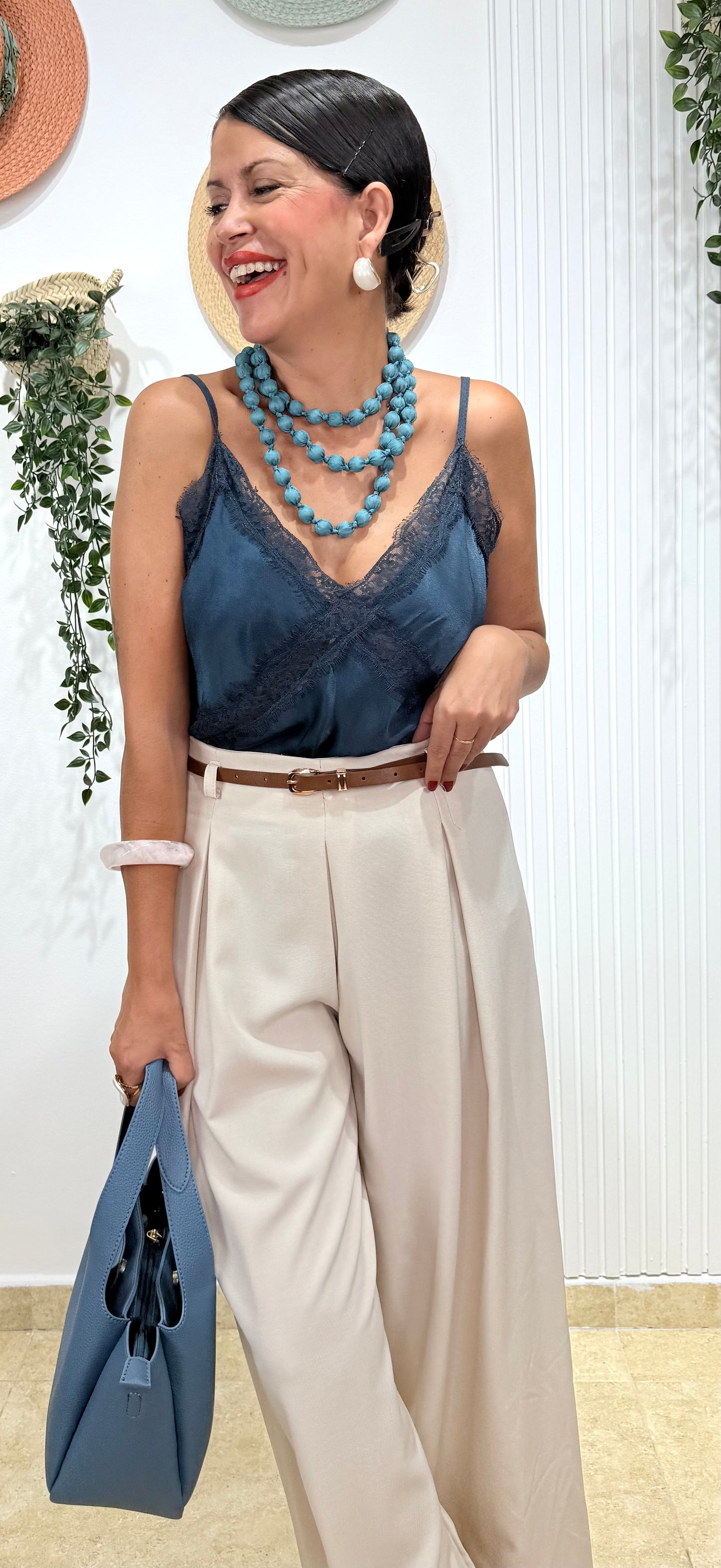 Pantalón pinzas pata elefante beige