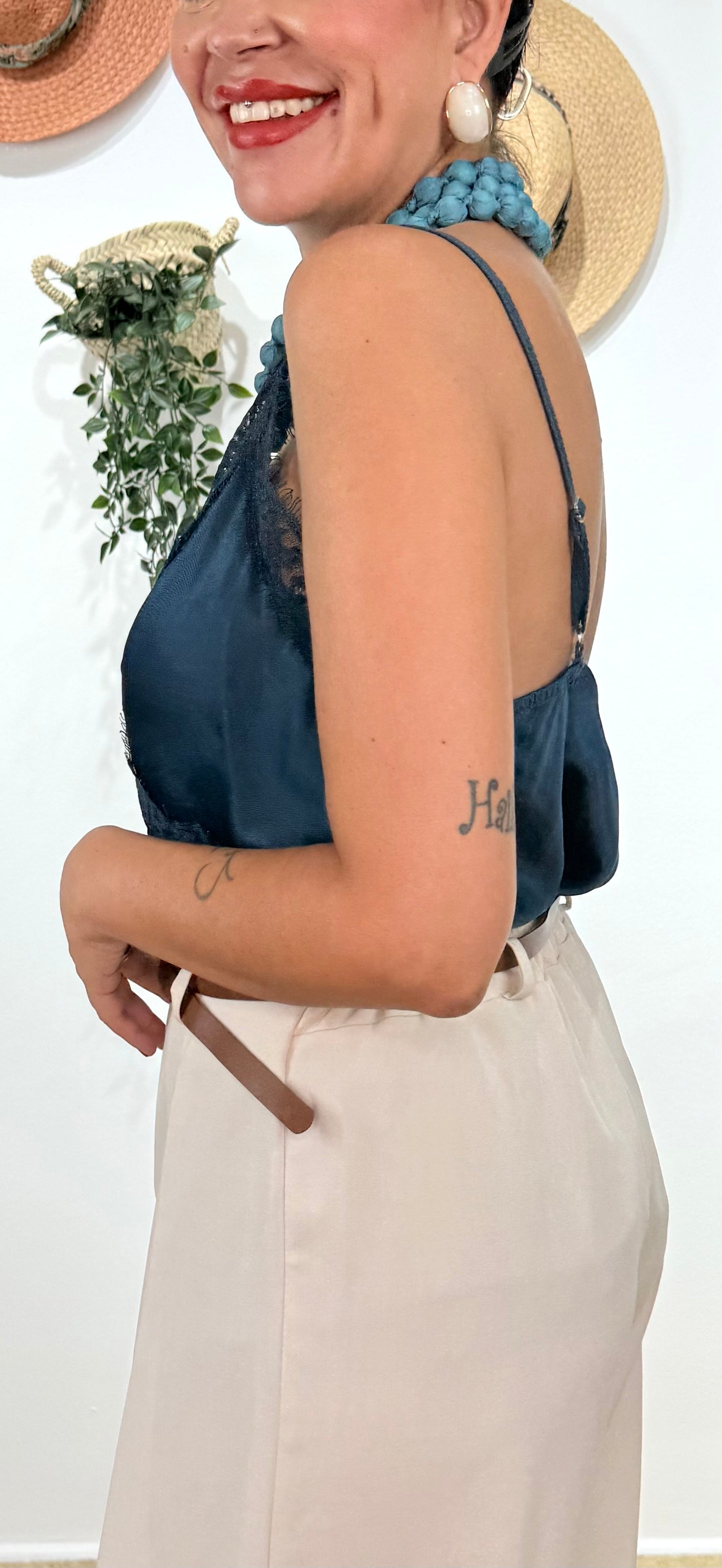 Pantalón pinzas pata elefante beige