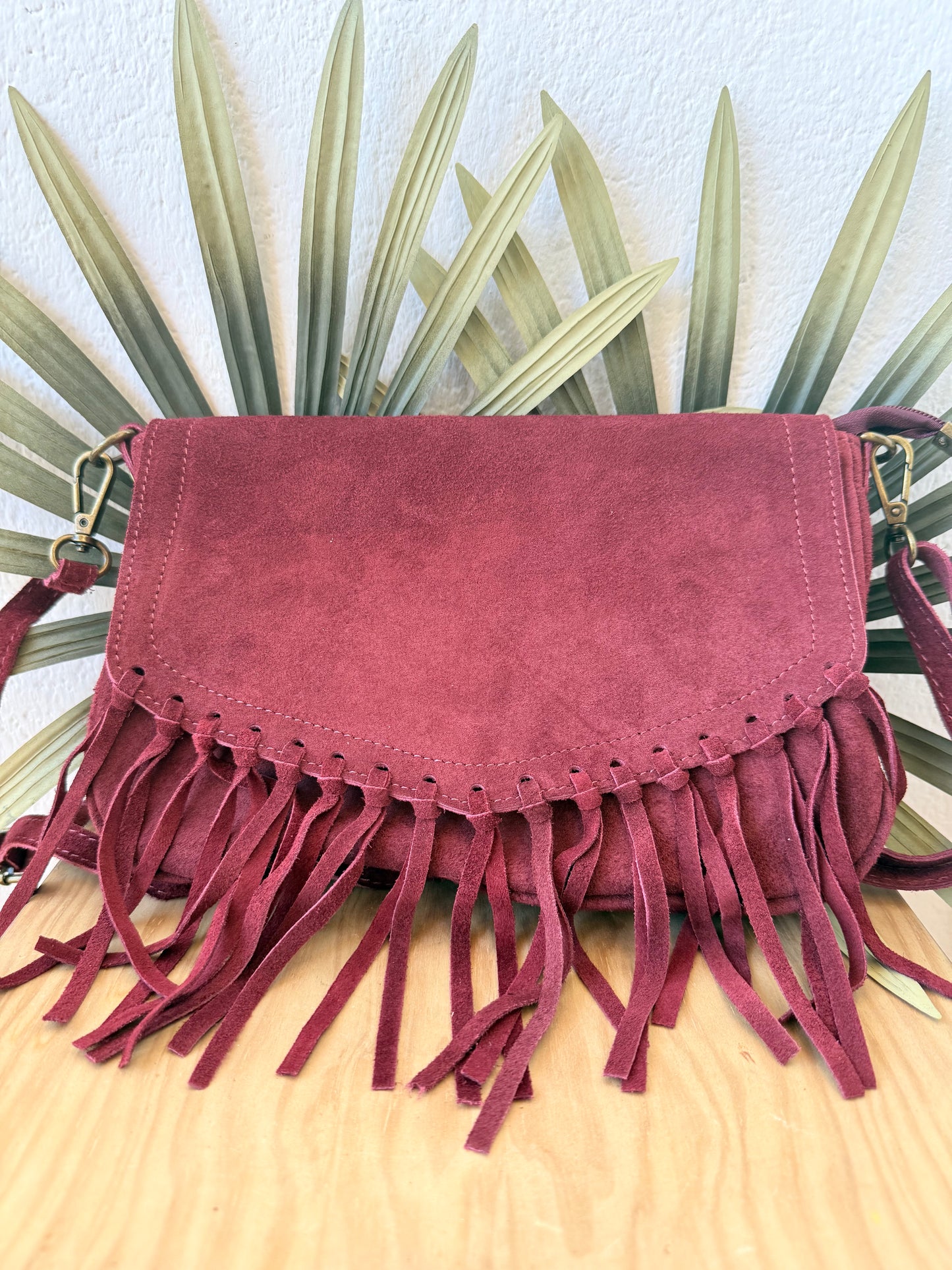 Bolso piel flecos burdeos