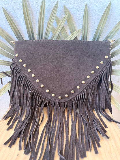 Bolso piel flecos y tachas chocolate