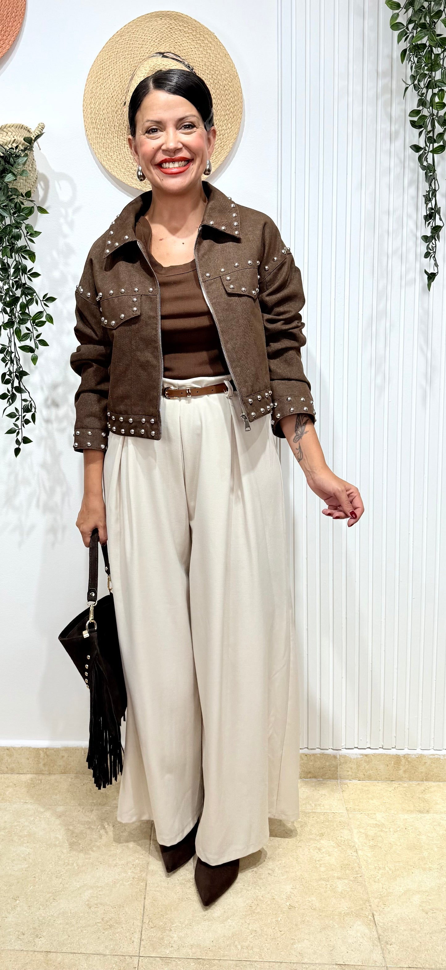 Pantalón pinzas pata elefante beige