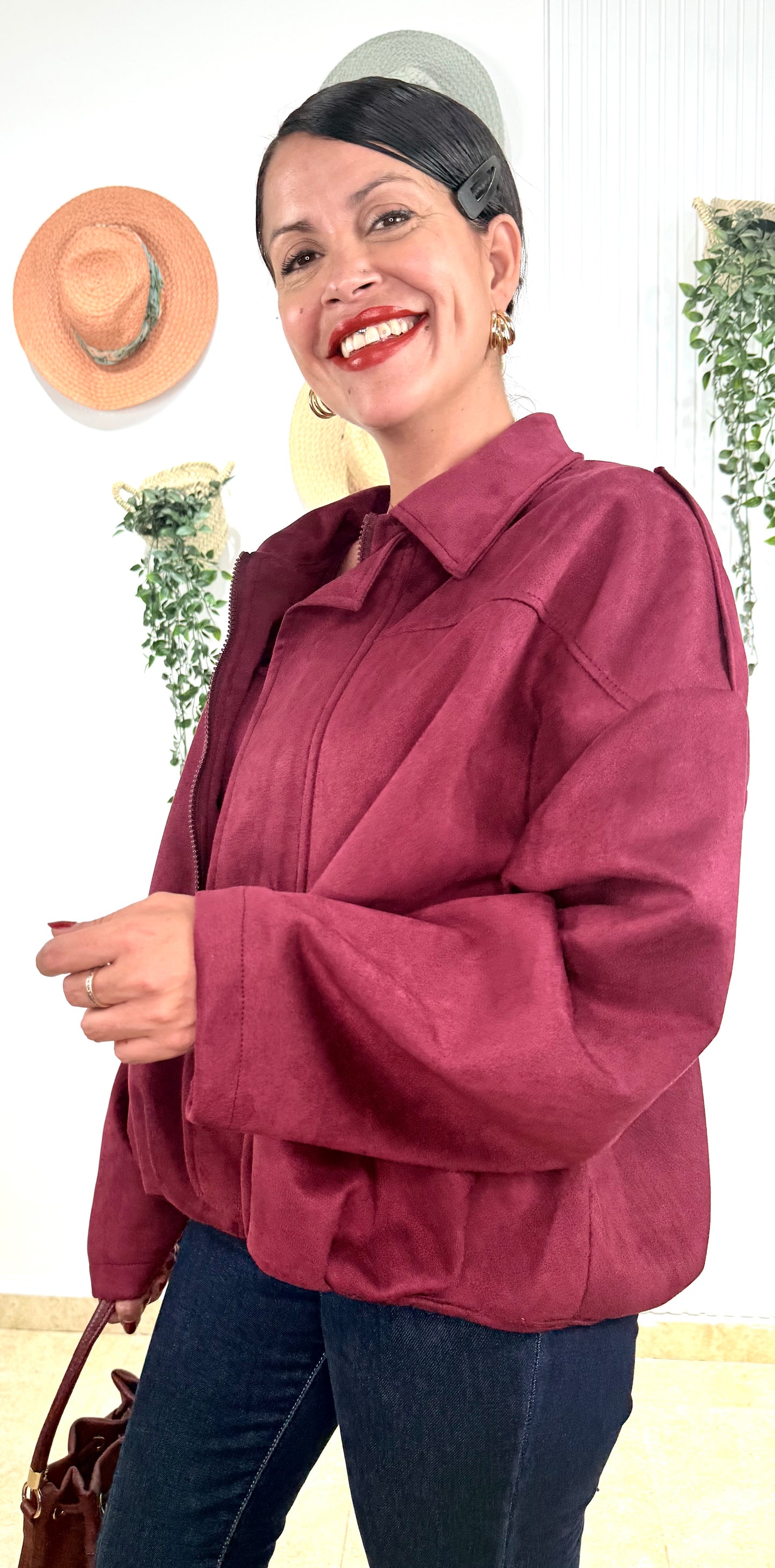 Chaqueta burdeos detalle
