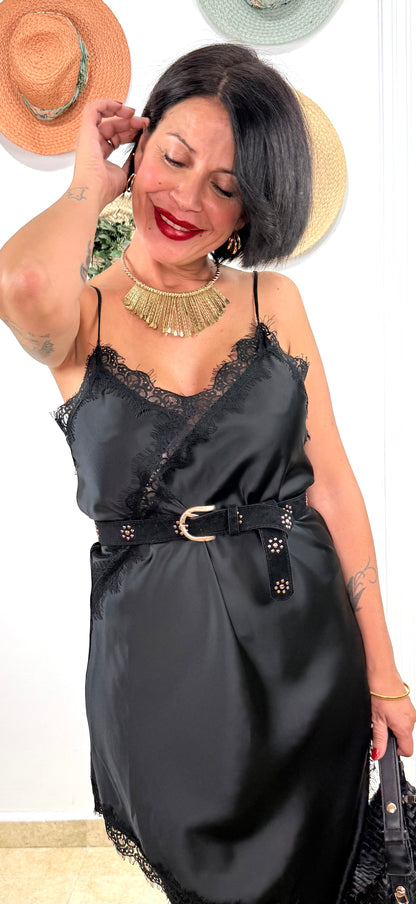 Cinturón ante detalles negro