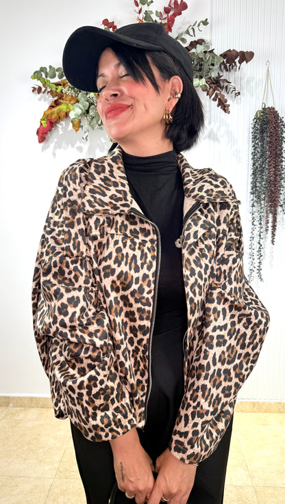 Chaqueta Antelina bomber print detalles