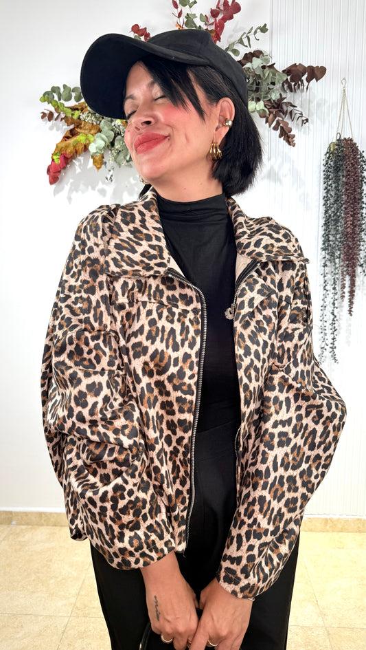 Chaqueta Antelina bomber print detalles