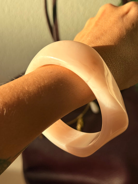 Pulsera resina rosa empolvado