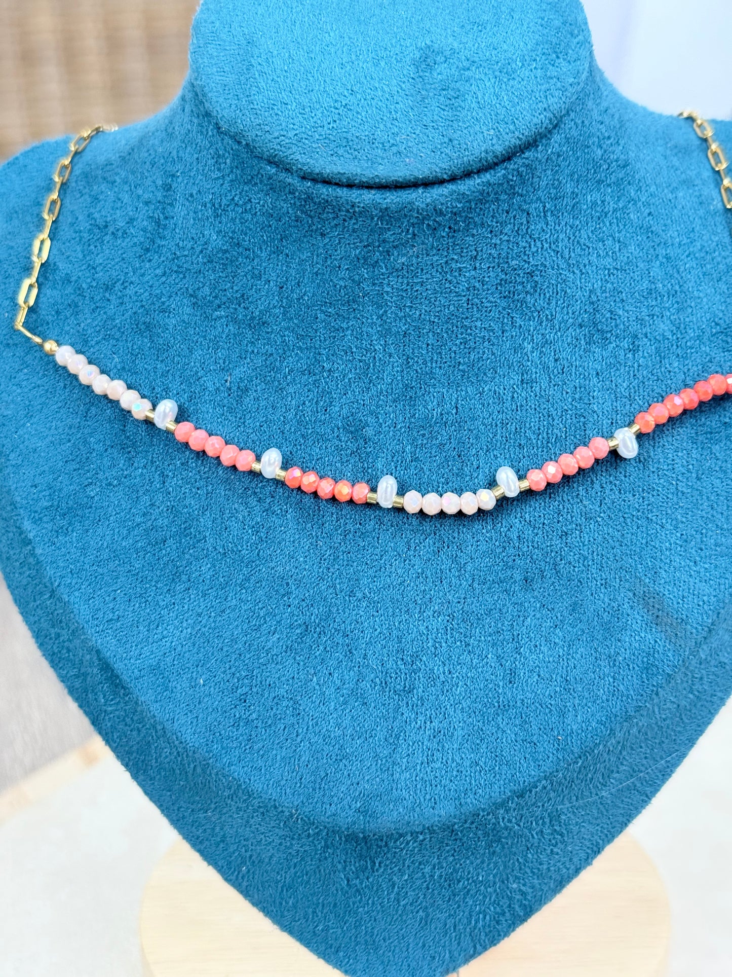 Collar 17