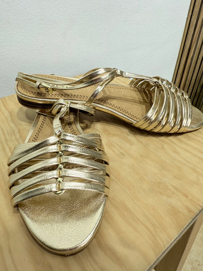 Sandalias cangrejera dorado